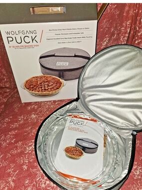 Wolfgang Puck Glass Pie Dish with Gray Insulated Carrying Bag - 9"